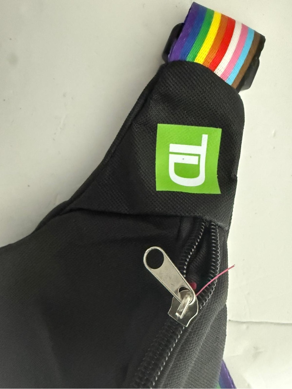 Success Brands Rainbow Strap Belt Bag Fanny Pack Crossbody Black - Picture 5 of 8